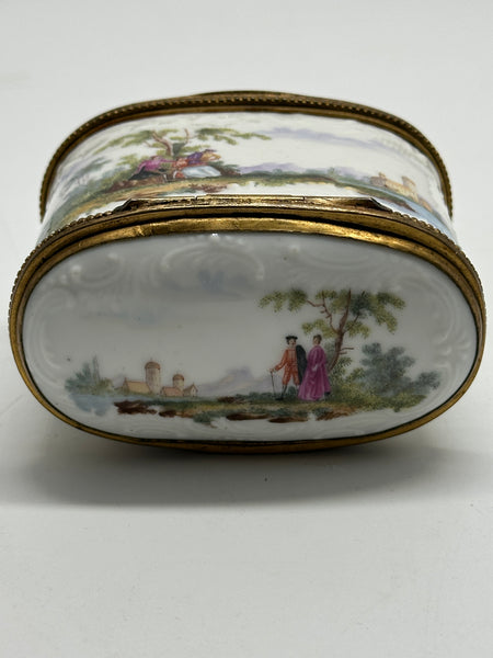 Double Snuff Box. European Porcelain. Landscape Scenes. 19th Century