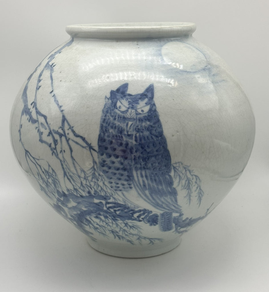 Large Korean Porcelain Blue and White Moon Jar. 19th Century Joseon. 12" Height