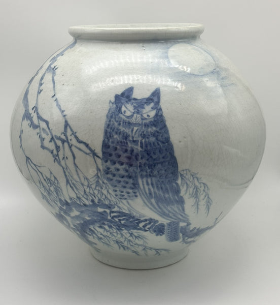 Large Korean Porcelain Blue and White Moon Jar. 19th Century Joseon. 12" Height