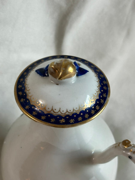 Small Pitcher. Chinese Export Porcelain. Blue Flowers. Peach Finial. Circa 1790