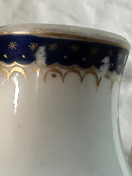 Small Pitcher. Chinese Export Porcelain. Blue Flowers. Peach Finial. Circa 1790