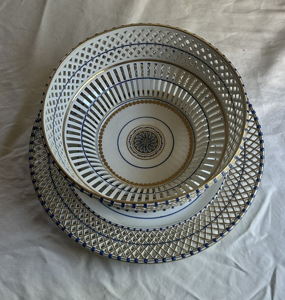 Vienna Porcelain Reticulated Bowl on Stand. White, Blue, Gold. 18th C. 10 1/2" D