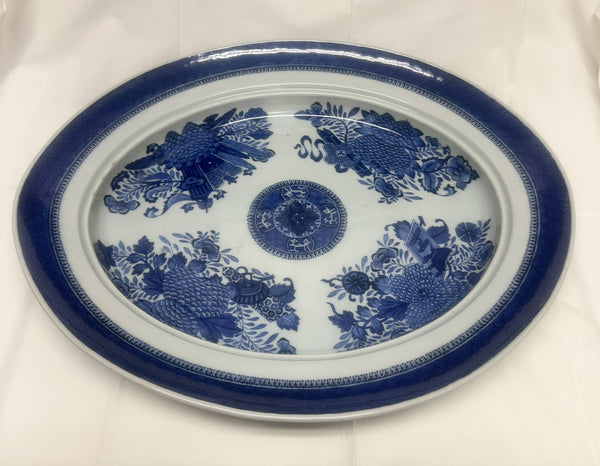 Large Serving Platter with Pierced Drain. Chinese Fitzhugh Blue and White. c1800