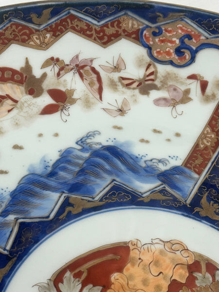 Large Japanese Imari Charger. Late 19th Century. 18" diameter